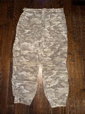American Eagle Outfitters light olive cargo joggers